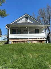 920 Pasadena Avenue, Youngstown, OH 44502