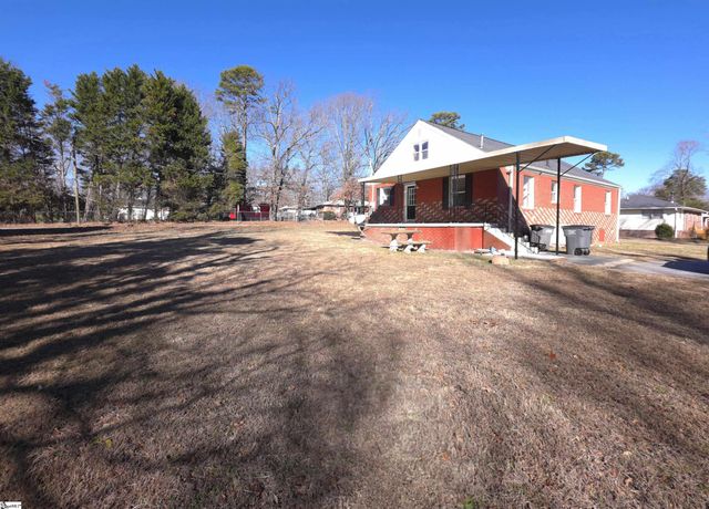 3302 Edwards Road, Taylors, SC 29687