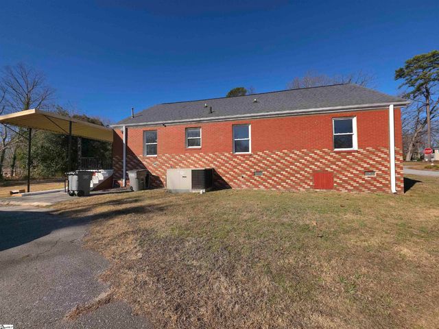 3302 Edwards Road, Taylors, SC 29687