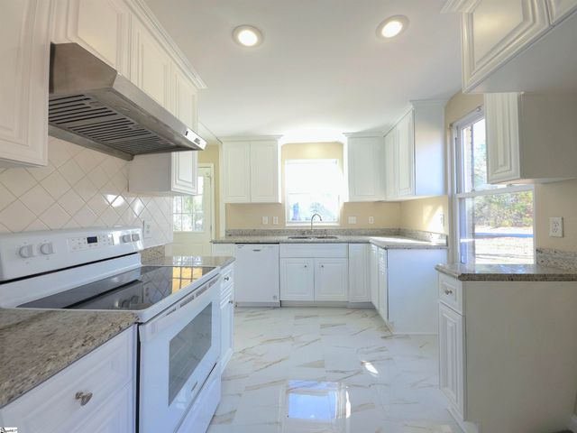 3302 Edwards Road, Taylors, SC 29687