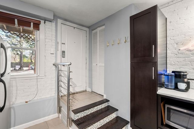 4 Colliston Rd B, Boston, MA 02135