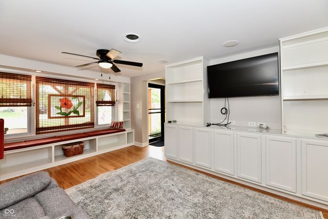 209 Kirk Drive W, Indianapolis, IN 46234