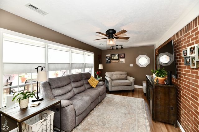 209 Kirk Drive W, Indianapolis, IN 46234