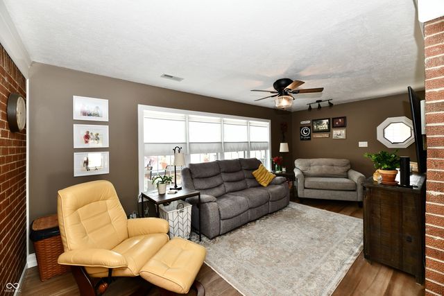 209 Kirk Drive W, Indianapolis, IN 46234
