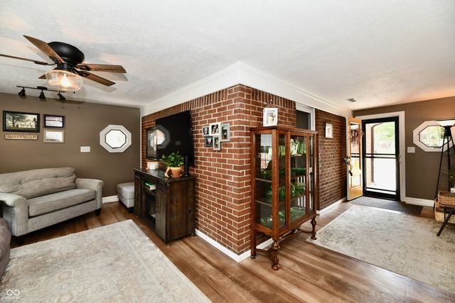 209 Kirk Drive W, Indianapolis, IN 46234