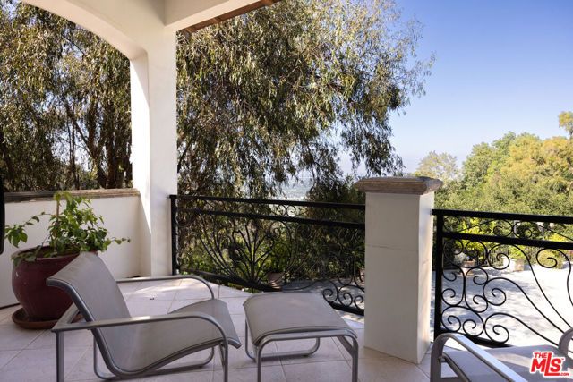 13355 Mulholland Drive, Beverly Hills, CA 90210