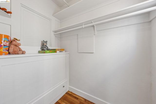 214 Mandalay Rd, Oakland, CA 94618