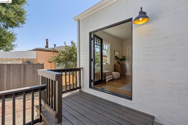 214 Mandalay Rd, Oakland, CA 94618