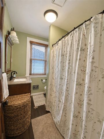 908 4th Avenue, Conway, PA 15027