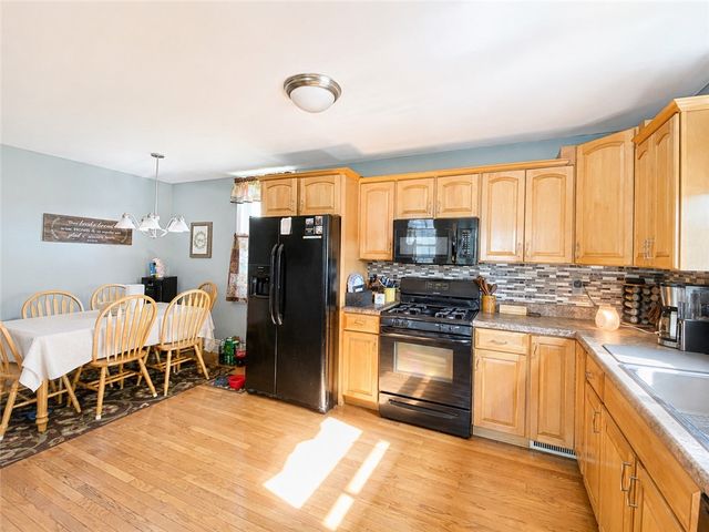 908 4th Avenue, Conway, PA 15027
