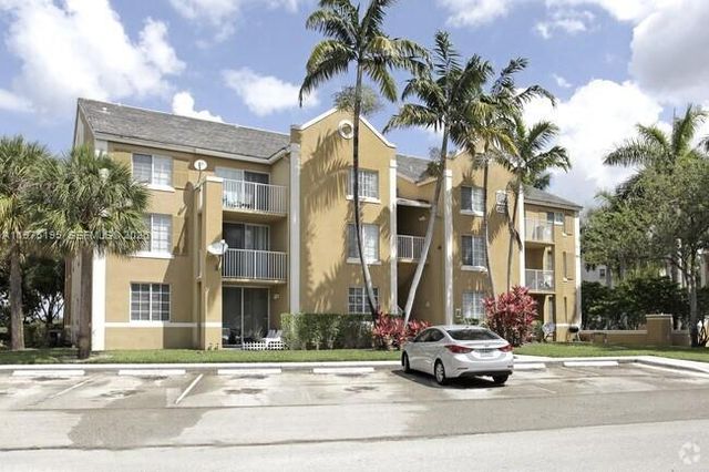 11145 SW 6th Street 302, Pembroke Pines, FL 33025