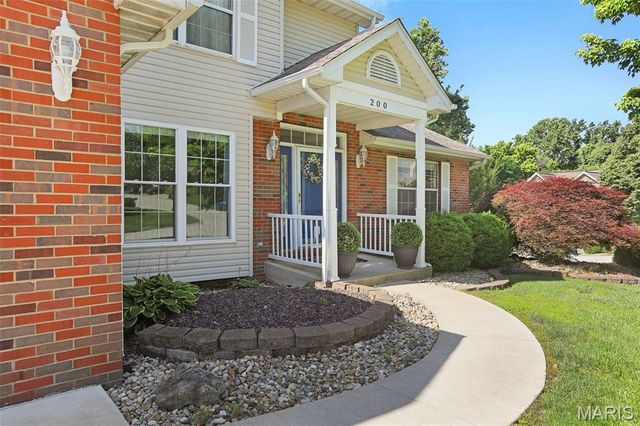 200 Nicole Court, Glen Carbon, IL 62034