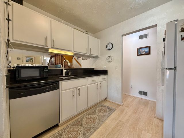 1651 S Hill Boulevard, Bloomfield Hills, MI 48304