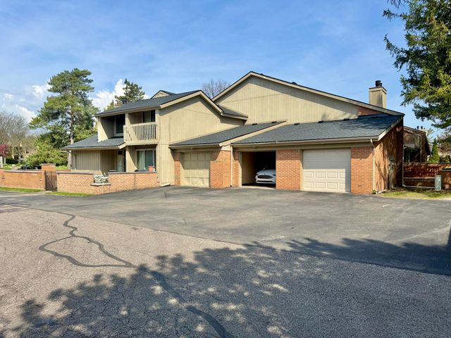 1651 S Hill Boulevard, Bloomfield Hills, MI 48304