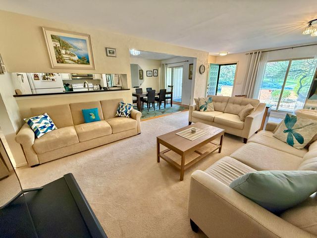 1651 S Hill Boulevard, Bloomfield Hills, MI 48304