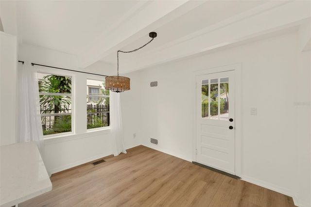 925 16TH AVENUE N, St Petersburg, FL 33704