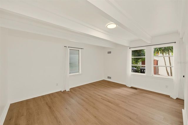 925 16TH AVENUE N, St Petersburg, FL 33704