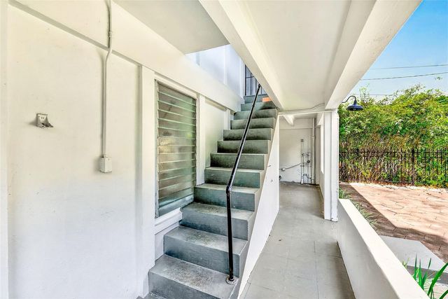 925 16TH AVENUE N, St Petersburg, FL 33704