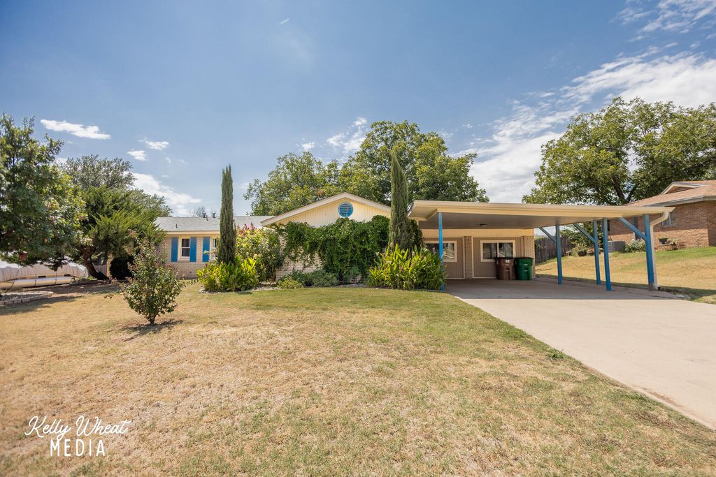 Image 1 of property listing at 1949 A & M Avenue, San Angelo, TX 76904