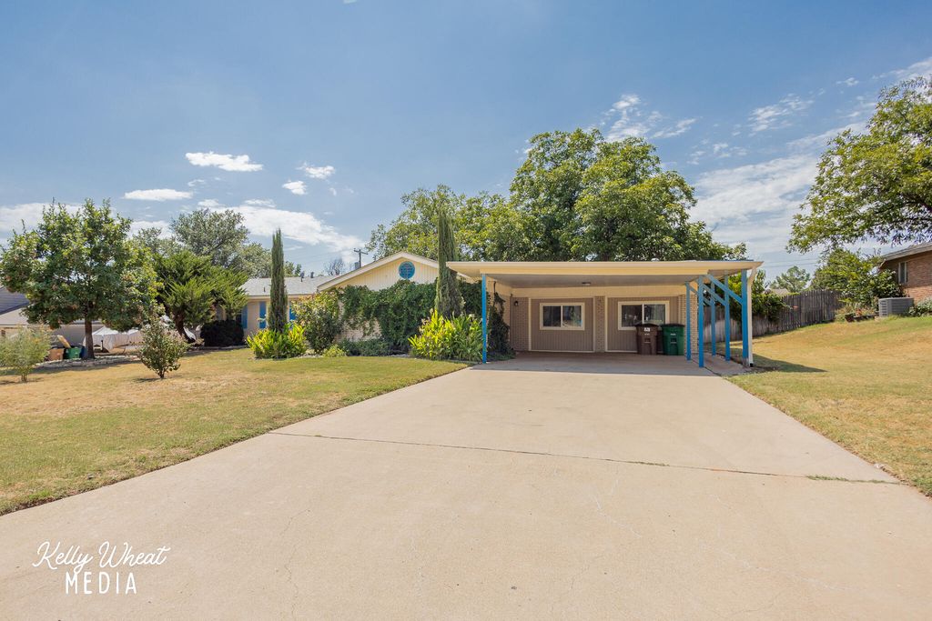 Image 3 of property listing at 1949 A & M Avenue, San Angelo, TX 76904