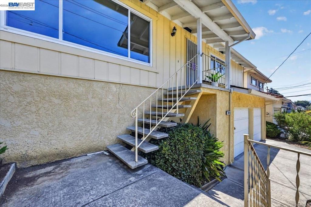 Image 3 of property listing at 19574 Stanton Ave, Castro Valley, CA 94546