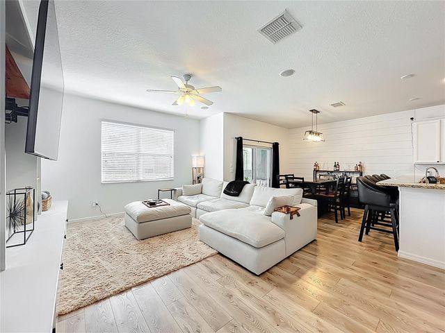 3341 RODRICK CIRCLE, Orlando, FL 32824