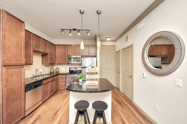 6363 San Felipe Street 373, Houston, TX 77057