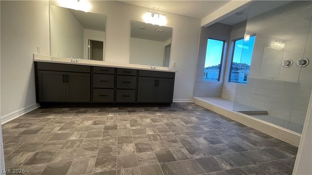 7054 Sunland Hills Avenue, Las Vegas, NV 89113