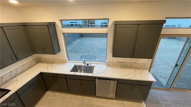 7054 Sunland Hills Avenue, Las Vegas, NV 89113