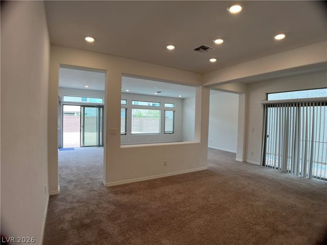 7054 Sunland Hills Avenue, Las Vegas, NV 89113