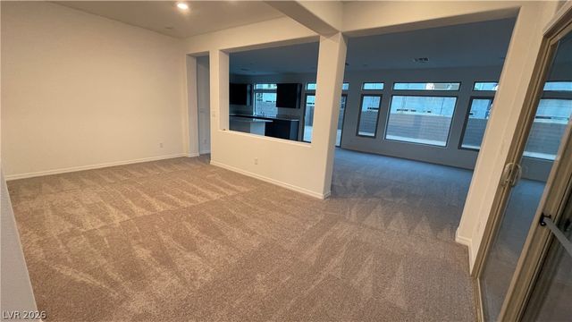 7054 Sunland Hills Avenue, Las Vegas, NV 89113