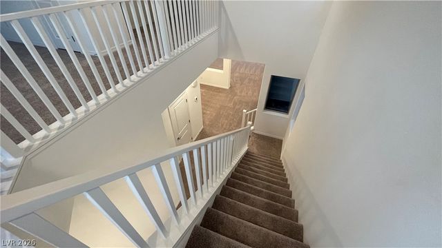 7054 Sunland Hills Avenue, Las Vegas, NV 89113