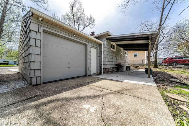 575 W Glendale Street, Bedford, OH 44146