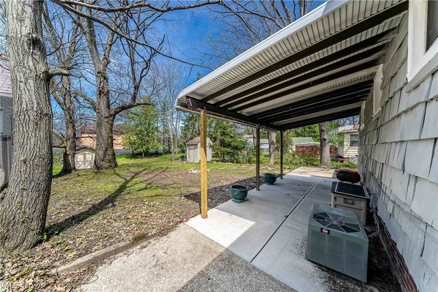 575 W Glendale Street, Bedford, OH 44146