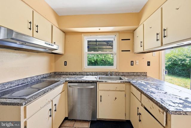 27 NORTHGATE LN, Willingboro, NJ 08046