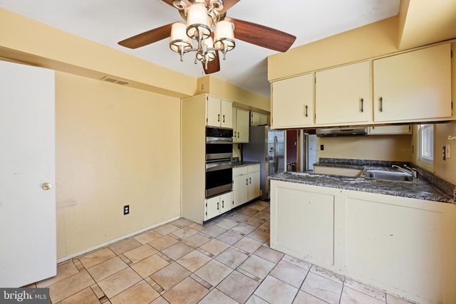 27 NORTHGATE LN, Willingboro, NJ 08046