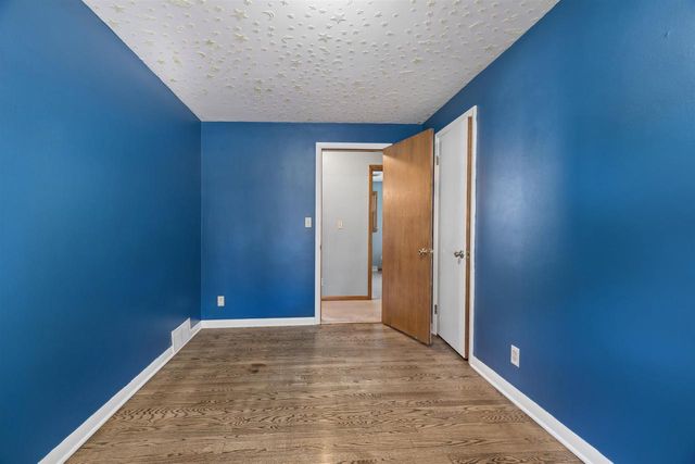 1024 E LINDBERGH STREET, Appleton, WI 54911