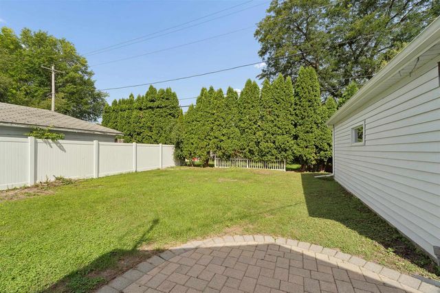 1024 E LINDBERGH STREET, Appleton, WI 54911