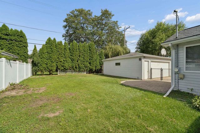 1024 E LINDBERGH STREET, Appleton, WI 54911