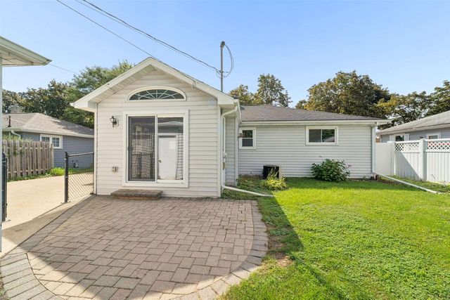 1024 E LINDBERGH STREET, Appleton, WI 54911