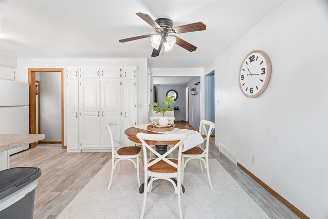 1024 E LINDBERGH STREET, Appleton, WI 54911