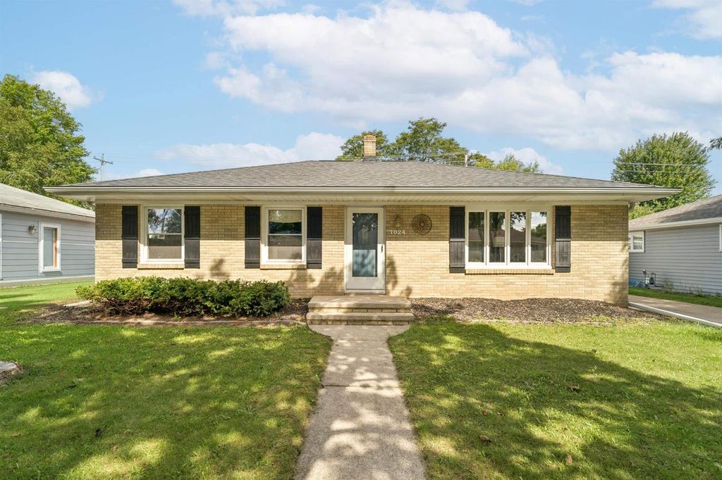 1024 E LINDBERGH STREET, Appleton, WI 54911