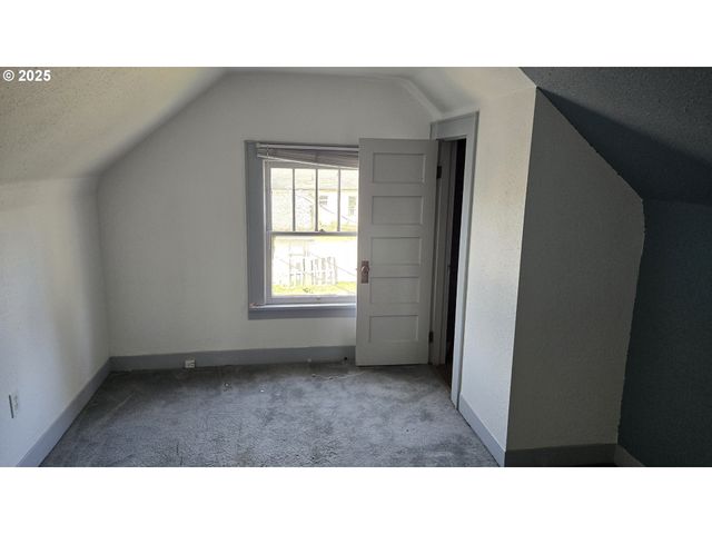 708 W FOURTH PLAIN Blvd, Vancouver, WA 98660