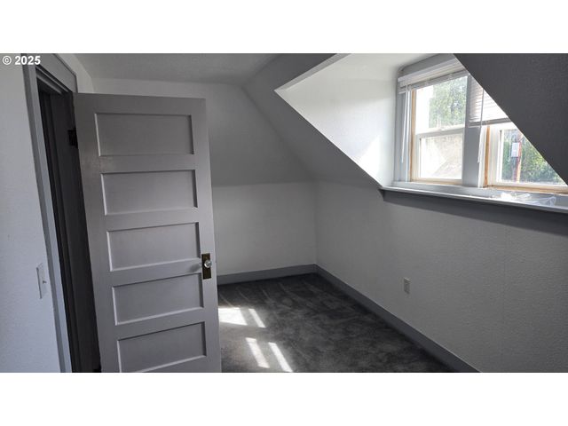 708 W FOURTH PLAIN Blvd, Vancouver, WA 98660