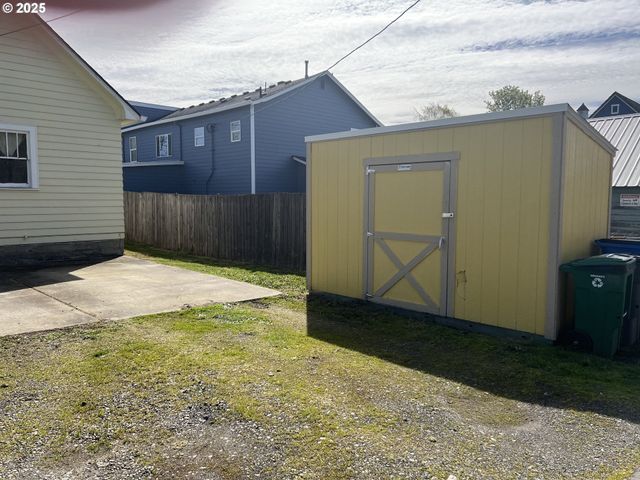 708 W FOURTH PLAIN Blvd, Vancouver, WA 98660