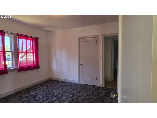 708 W FOURTH PLAIN Blvd, Vancouver, WA 98660