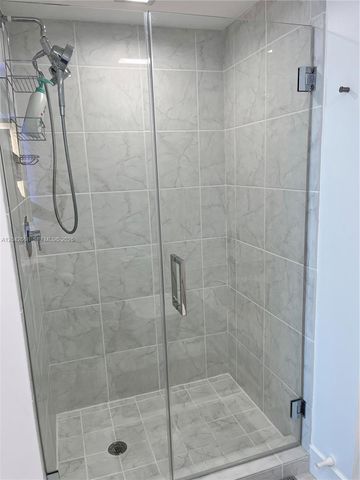 951 Brickell Ave 2704, Miami, FL 33131