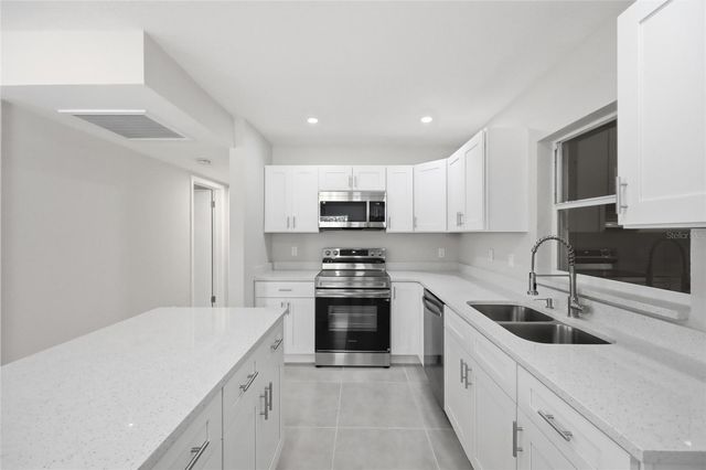 2314 QUEENSWAY ROAD, Orlando, FL 32808
