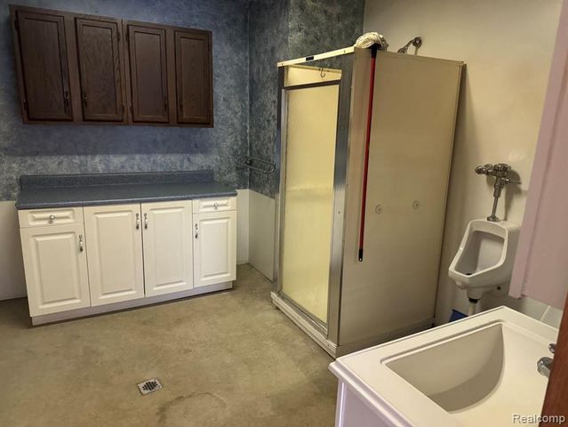 24066 Kraft Place, Romulus, MI 48174