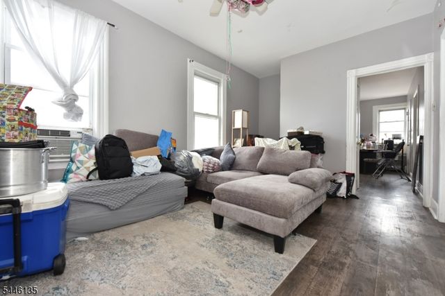 301 Burhans Ave, Haledon Boro, NJ 07508